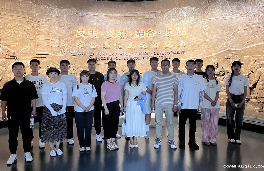 a018fde824708d9d86bbdd4eaffb692_副本.jpg