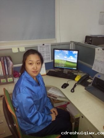 梁楠楠.jpg